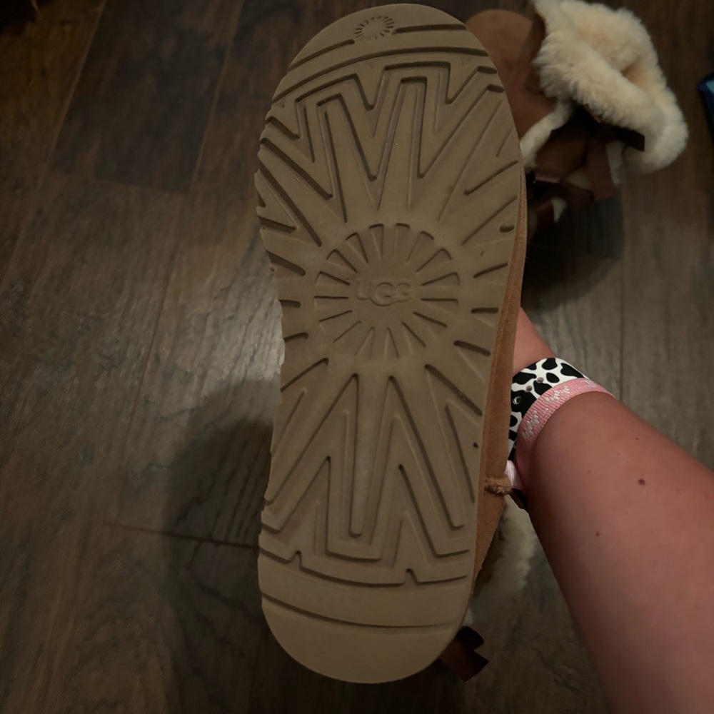 ugg boots - Picture 2 of 3
